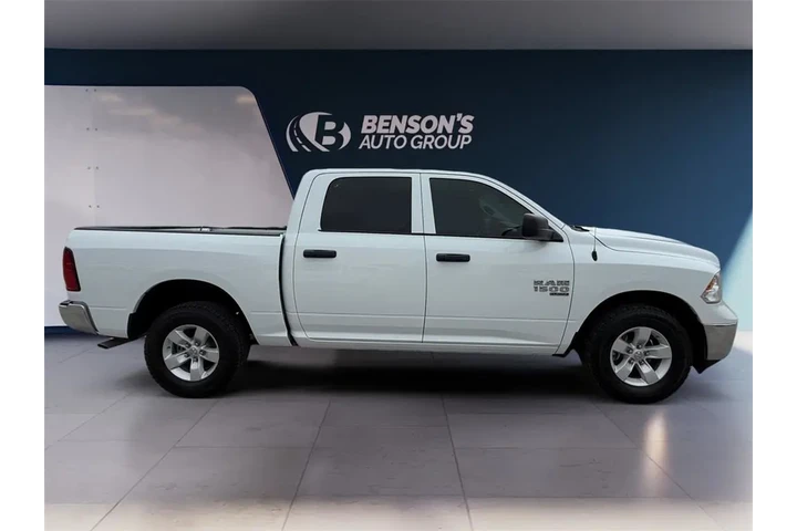 $29797 : Ram 1500 Classic 2023 4x4 SL image 6