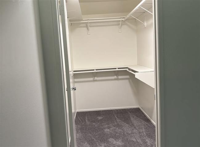 $1300 : 1bed 1bath apartment image 3