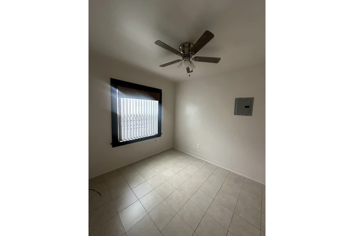 $1690 : Apt D 1 RECÁMARA EN LONG BEACH image 10