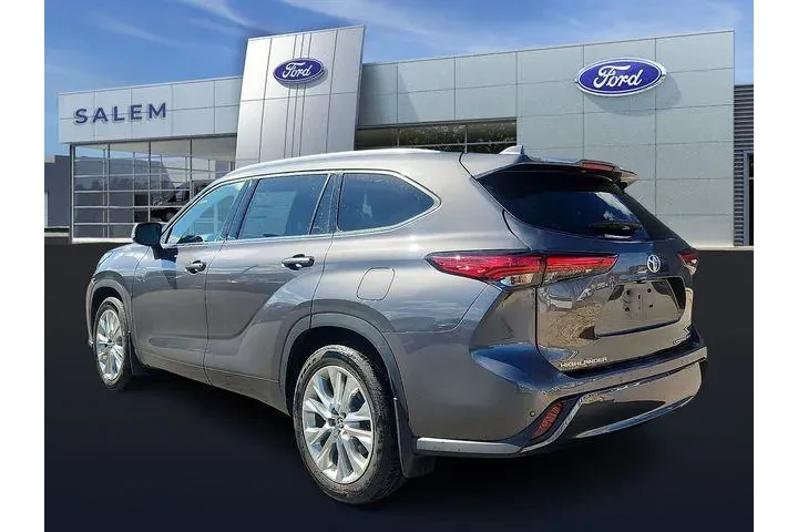 $32660 : Toyota Highlander 2021 AWD L image 4