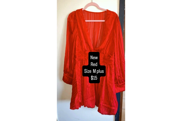 $10 : Blusas de medio uso image 2