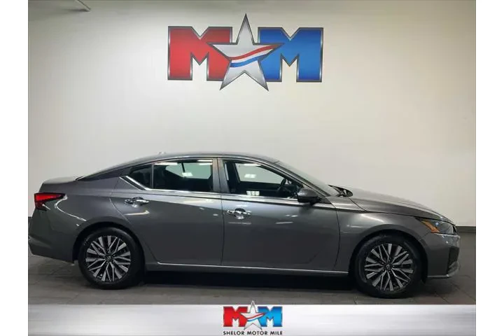 $22989 : Nissan Altima 2023 2.5 SV 4d image 1