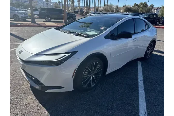 $34012 : Toyota Prius 2026 Limited 4d image 1