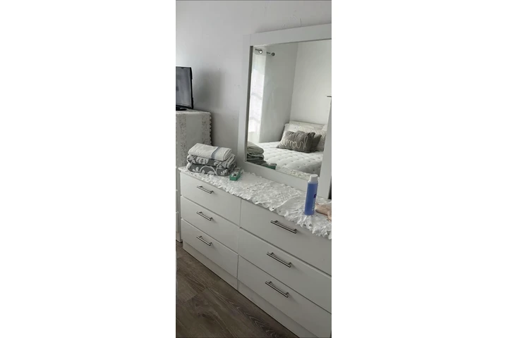 $1000 : Se renta habitación amueblada image 2