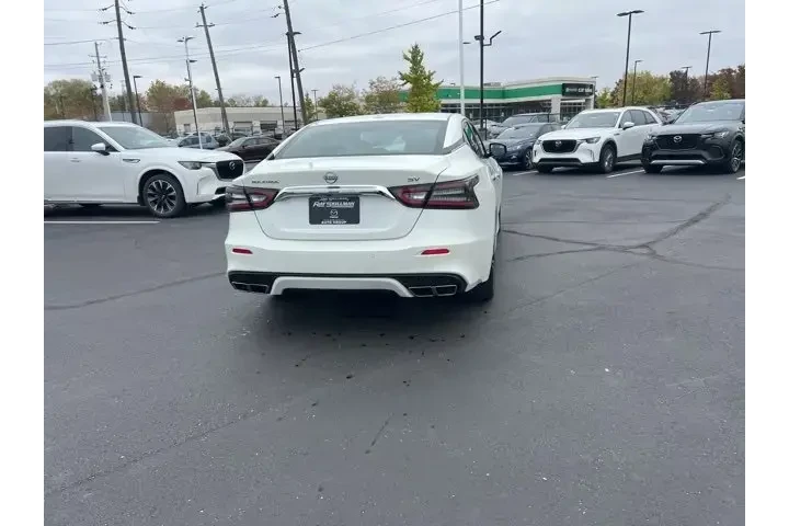 $23980 : Nissan Maxima 2023 3.5 SV 4d image 10
