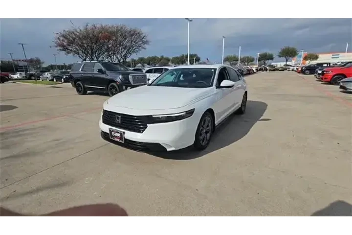 $25987 : Honda Accord 2024 EX 4dr Sed image 3