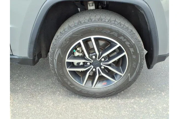 $26044 : Jeep Grand Cherokee 2020 4x4 image 9