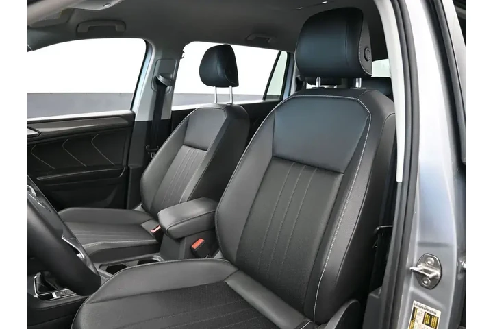 $17995 : Volkswagen Tiguan 2023 SE 4d image 10