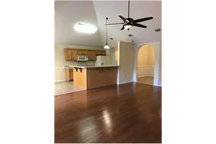 $2400 : Rental property with 4 bedro image 4