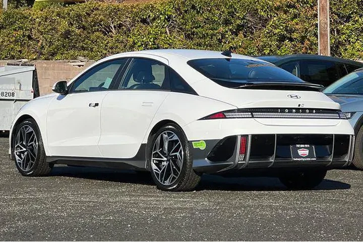 $18990 : Hyundai IONIQ 6 2023 SEL 4dr image 9