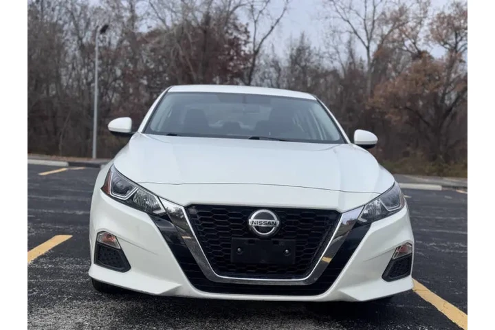 $9999 : 2019 Altima 2.5 S image 3