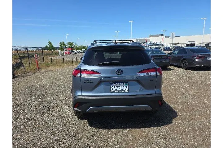 $27900 : Toyota Corolla Cross 2025 LE image 5