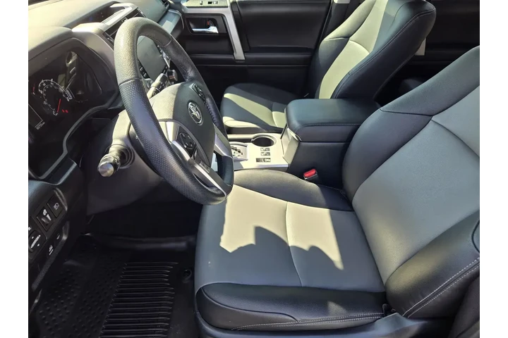 $37994 : Toyota 4Runner 2023 4x2 SR5 image 8
