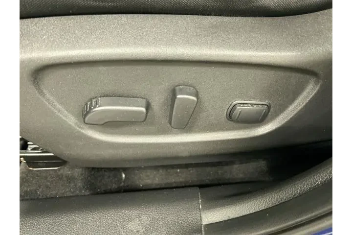 $16611 : Nissan Rogue 2019 AWD SV 4dr image 10