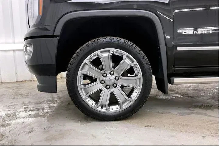$25990 : GMC Sierra 1500 2018 4x4 Den image 10