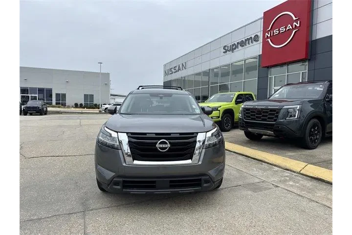 $23800 : Nissan Pathfinder 2022 SV 4d image 2