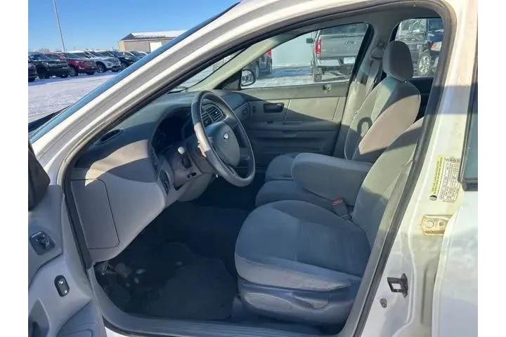 $3995 : Ford Taurus 2005 SE 4dr Seda image 9