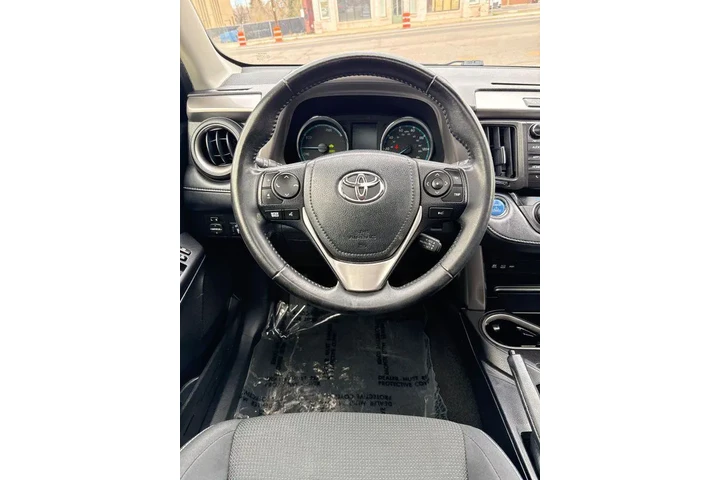 $15995 : 2017 RAV4 Hybrid XLE image 8