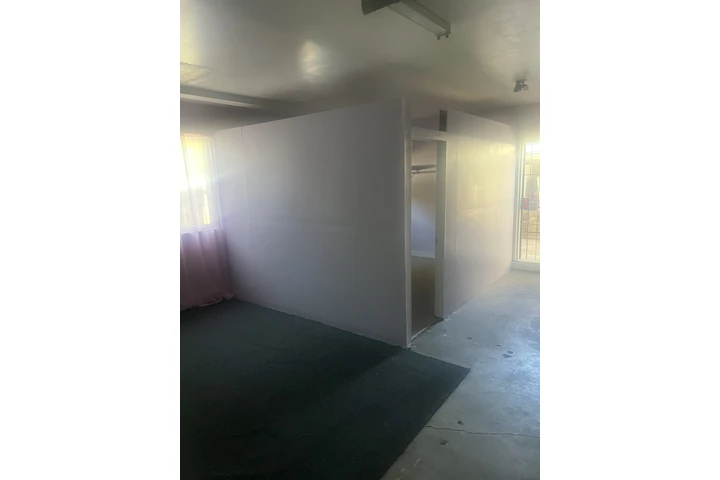 $1650 : Rento garage image 3