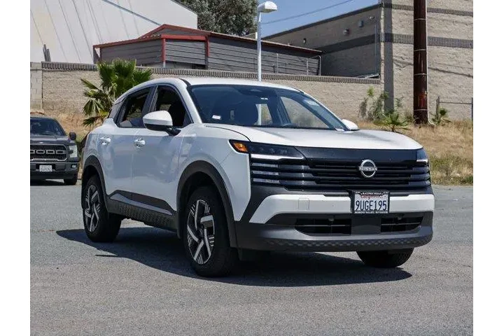 $22016 : Nissan Kicks 2025 SV 4dr Cro image 2