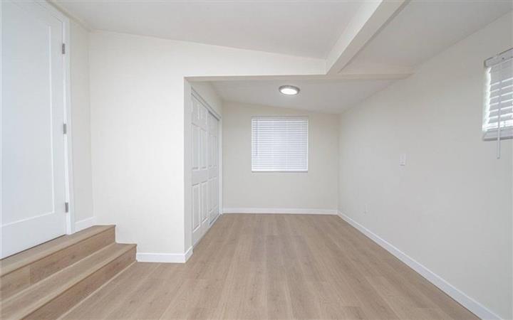 $1700 : For Rent image 4