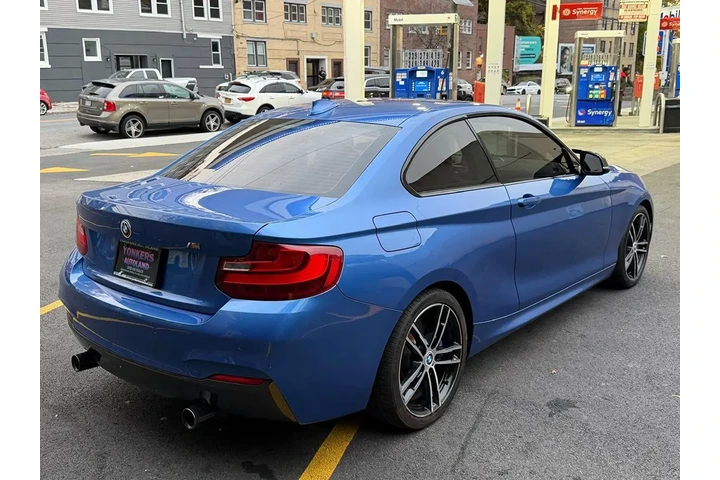 $17995 : 2015 2 Series M235i xDrive image 6
