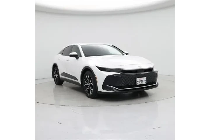 $32998 : Toyota Crown 2023 AWD XLE 4d image 1