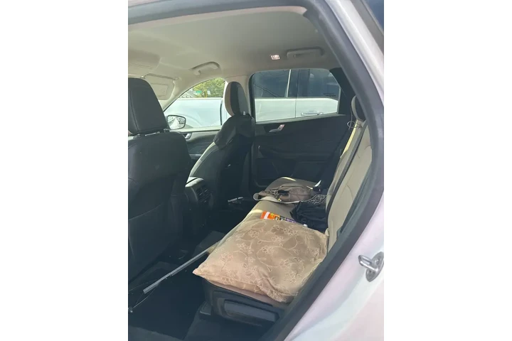 $17185 : Ford Escape 2021 SEL 4dr SUV image 8