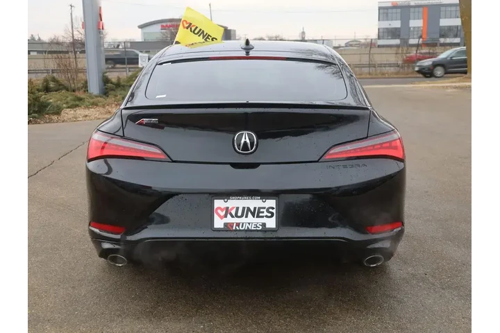 $26877 : Acura Integra 2023 4dr Liftb image 8