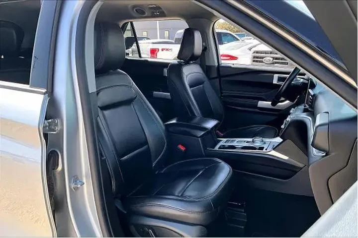 $25079 : Ford Explorer 2021 XLT 4dr S image 8