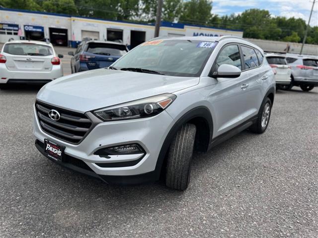 $8990 : 2016 TUCSON image 7