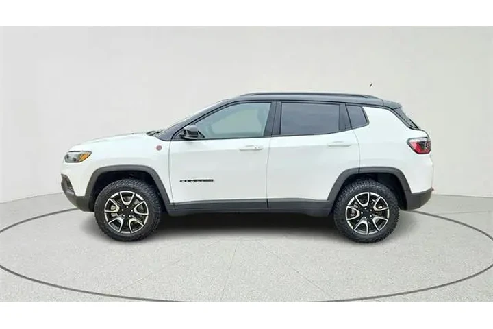 $24975 : Jeep Compass 2024 4x4 Trailh image 6
