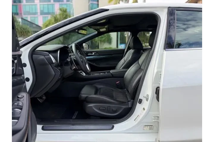 $27692 : Nissan Maxima 2022 3.5 SR 4d image 9