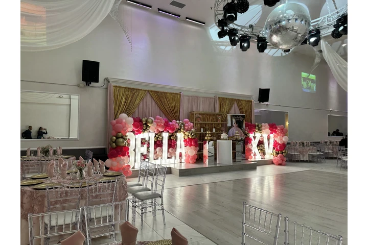 Salon Cristal - Lincoln Height image 1