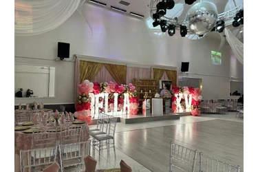 Salon Cristal - Lincoln Height en Los Angeles