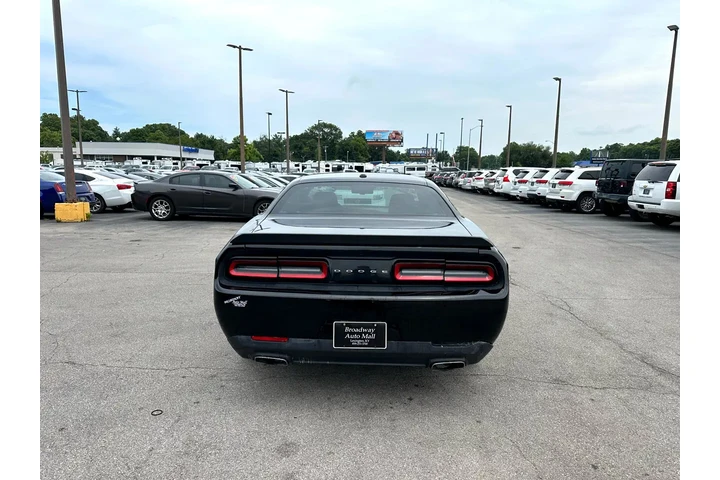 $9980 : 2015 Challenger 2dr Cpe SXT image 3