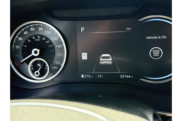 $29500 : Genesis G70 2025 2.5T Standa image 10