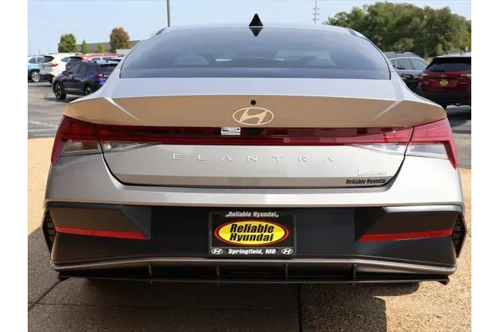 $25977 : Hyundai ELANTRA 2025 Limited image 5