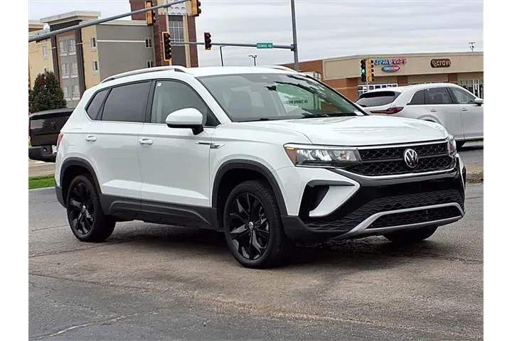 $20952 : Volkswagen Taos 2023 SE 4dr image 1