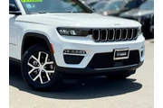 $31750 : Jeep Grand Cherokee 2024 4x2 thumbnail