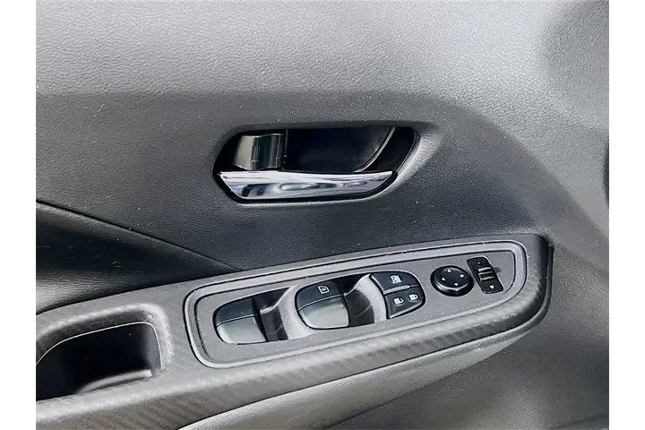 $17990 : Nissan Versa 2020 SV 4dr Sed image 9