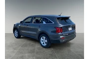 $29850 : Kia Sorento 2023 LX 4dr SUV thumbnail