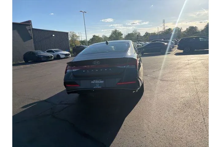 $24980 : Hyundai ELANTRA 2025 SEL Con image 9