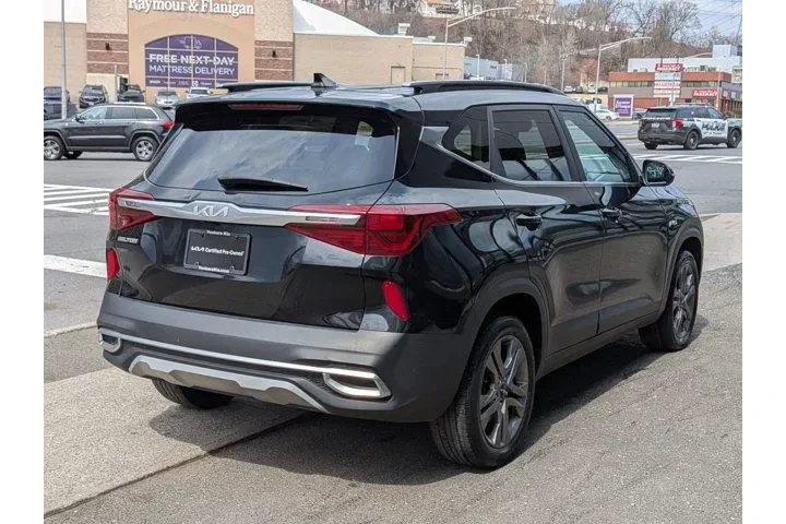 $21895 : Kia Seltos 2023 AWD S 4dr SU image 6