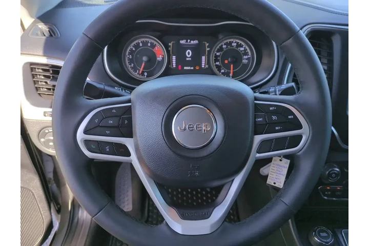 $17995 : Jeep Cherokee 2022 4x4 X 4dr image 9