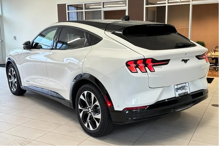 $24971 : Ford Mustang Mach-E 2022 AWD image 6
