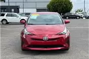 2016 Toyota Prius Two thumbnail