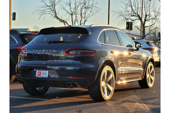 $30990 : 2016 Macan Turbo image 5