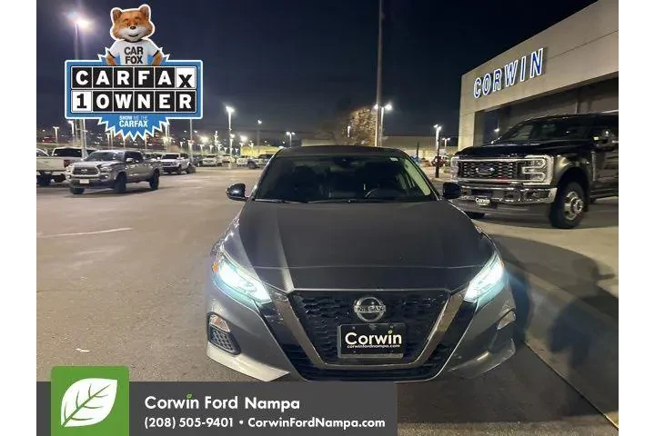 $17989 : Nissan Altima 2020 2.5 SR 4d image 2