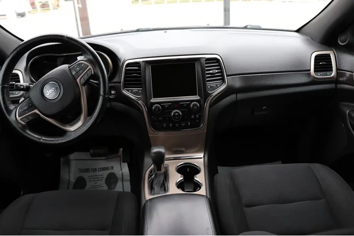 2016 Grand Cherokee image 2